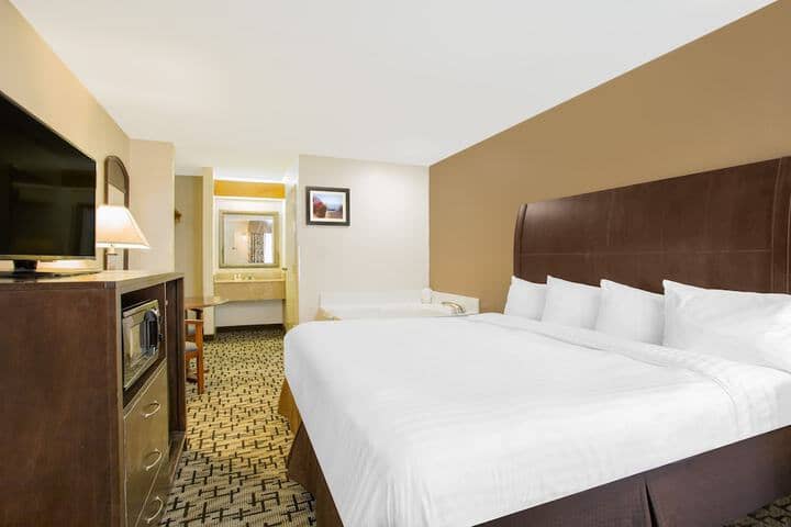 Room 3 of 18