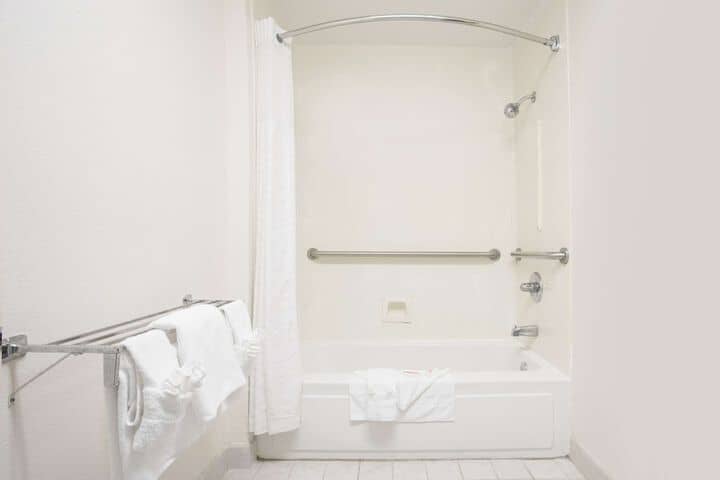 Room 12 of 18