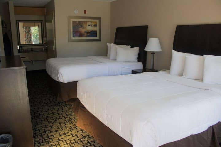 Room 6 of 18
