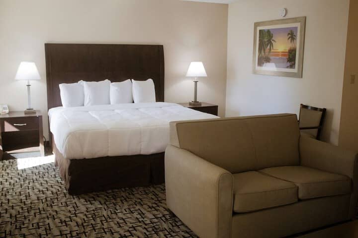 Room 10 of 18